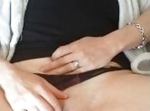 Masturbation, Orgasme, Chatte (Pussy), Amateur, Ejaculation sur le corps, Milf, Maison, Couple, Doigtage, Culotte