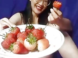 Asian super sexy nude show pussy and eat strawberry 1