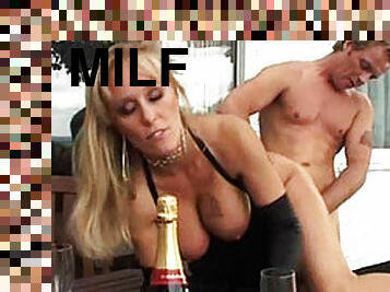 Champagne And Milf Makes A Great Sex