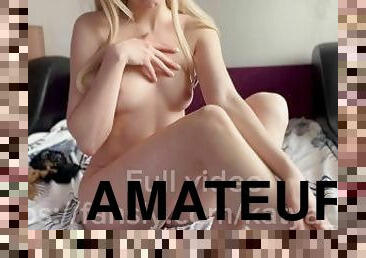 masturbaatio, vanha, orgasmi, pillu-pussy, amatööri, kotitekoinen, sormettaminen, runkkaus, pitkät-sukat, pikkuhousut