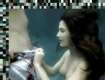 gambarvideo-porno-secara-eksplisit-dan-intens, fetish-benda-yang-dapat-meningkatkan-gairah-sex, di-dalam-air