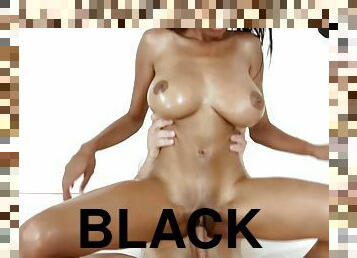 tetas-grandes, babes, polla-enorme, interracial, negra, natural, pechugona, cowgirl, blanca