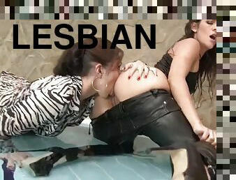 lesbian-lesbian, jenis-pornografi-milf, bintang-porno, permainan-jari, kolam-renang, aksi, berambut-cokelat, kulit