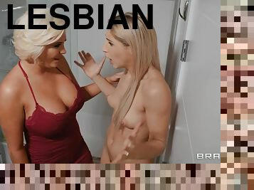 isot-tissit, vanha, pillu-pussy, lesbo-lesbian, milf, suuteleminen, nuori-18, blondi, tytär, vanhempi