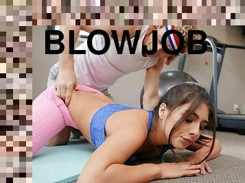 blowjob-seks-dengan-mengisap-penis, teransang, ruang-olahraga, berambut-cokelat