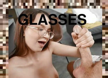 Brown-haired bimbo with glasses gets deeply fucked