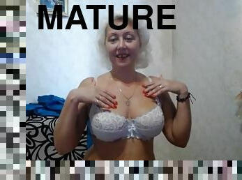 Sexy mature tits webcam