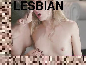 Lesbo beauty pussy licked and ass rimmed and same time
