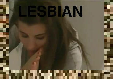 לסבית-lesbian, כפות-הרגליים