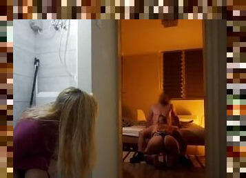 masturbación, meando, amateur, mamada, cámara, voyeur, novia, rubia, baño, hermana