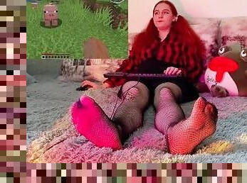 Gamer girl playing Minecraft fishnet tights feet - RexyWerb