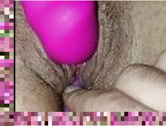veľké-prsia, klitoris, masturbácia, orgazmus, čúranie, pička, striekanie-squirt, amatérske, vyzreté, striekanie-semena