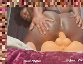 Thick Chocolate Ebony Slut fucking herself until she can’t stop creaming