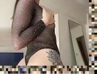 LATINA TEASE! THICK ASS AMATEUR LATINA TEEN