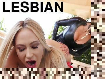 ציצי-גדול, בחוץ, סטראפ-און, לסבית-lesbian, אמא-שאני-רוצה-לזיין, הארדקור, כוכבת-פורנו, בלונדיני, קינקי, חזה-גדול