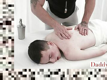 Top twink bareback bangs massive bottom DILF after massage