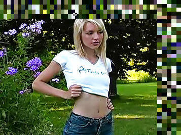 Perky boobs teen in tee shirt