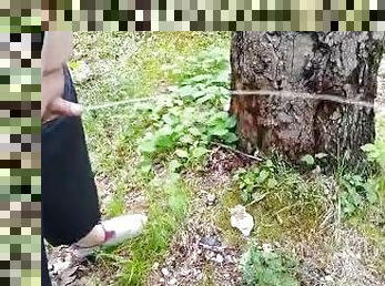 Pissing while hiking