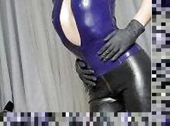 dilettant, junge, gesichtspunkt, petite, fetisch, latex, herrin, nahaufnahme, beine, rubber