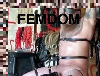 orgasme, gay, bdsm, esclave, ejaculation, machines, bâillonnement, bondage, lait, femme-dominatrice