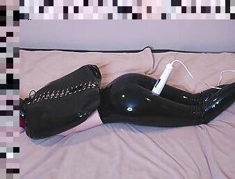 onani, brystvorter, orgasme, legetøj, bdsm, tøs, lille, latex, solo, bondage