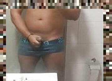 baignade, masturbation, ejaculation-sur-le-corps, gay, maman, ejaculation-interne, secousses, fantaisie, fétiche, douche