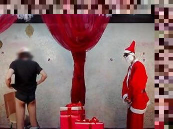 Santa Claus is going to give the gifts for CUM show