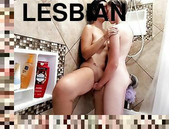 רחצה, לסבית-lesbian, בלונדיני, מקלחת, שחרחורת, קעקוע