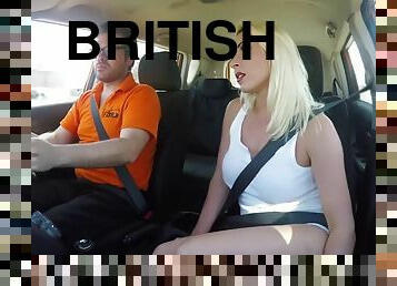 gros-nichons, babes, fellation, branlette, voiture, culotte, européenne, blonde, britannique, euro