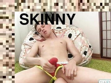 Skinny Rainbow Boy Aaron Cums While Jerking His Twinky Stick Off On The Couch!