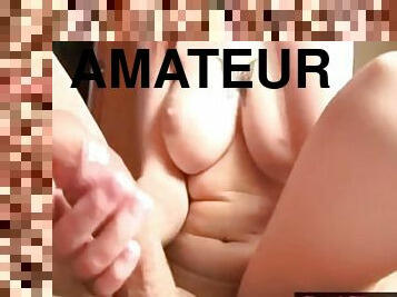 gros-nichons, masturbation, amateur, ejaculation-sur-le-corps, ados, branlette, rousse, secousses, point-de-vue, gros-seins