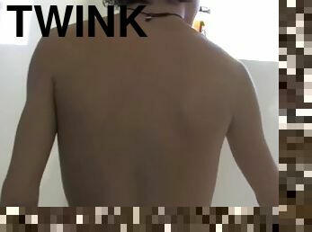 Cute twink Tristan Tyler masturbates solo while showering