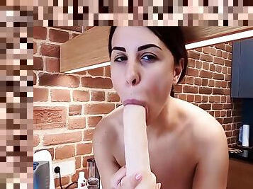 Booty Brunette Pussy Fucking Dildo And Orgasm On Breakfast