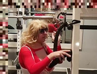 DeeDeeSlut69 Workout in the gym