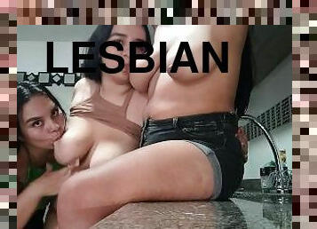 isot-tissit, nännit, lesbo-lesbian, maito, juominen, imettäminen, suihinotto-sucking