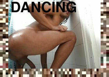 Dancing Dick - Jakin in the shower (short)