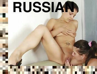 russe, mature, lesbienne, milf, brunette, tatouage