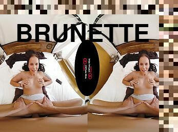 store-patter, brunette