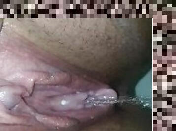 clitoris-bagian-atas-vagina-paling-sensitif, kencing, vagina-pussy, muncrat, amatir, remaja, wanita-gemuk-yang-cantik, toilet, vagina-vagina, seorang-diri