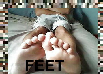 m feet 2