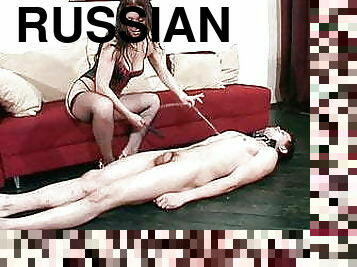 rusoaica, laba, bdsm, cu-degetelul, picioare, fetish, amanta, stimulare-cu-piciorul, femdom, plesnit