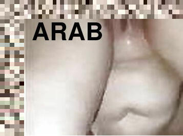 blowjob-seks-dengan-mengisap-penis, arab, ganda, wanita-berbusana-dengan-pria-telanjang, berhubungan-dengan-wajah, menembus