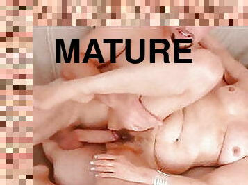 gros-nichons, femme, mature, fellation, ejaculation-sur-le-corps, énorme-bite, milf, sur-le-visage, horny