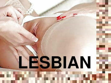 mastubasi, lesbian-lesbian, stocking-stockings, berambut-pirang, mahasiswi