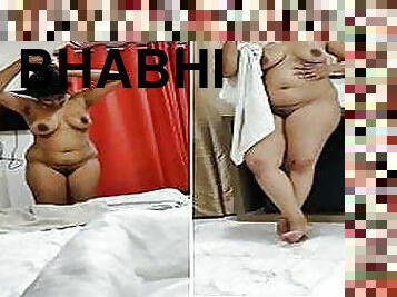 Today Exclusive- Sexy Mallu Bhabhi Bathing...