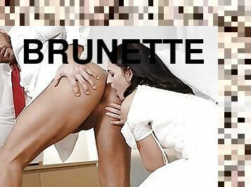 pengantin-wanita, vagina-pussy, remaja, eropa, mata-uang-euro, perkawinan, berambut-cokelat, seks-oral-anal