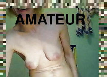 masturbācija-masturbation, orgasms, čurajoša, vāverīte, amatieris, nobrieduša, māte, aptaustīšana