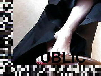 public, pieds