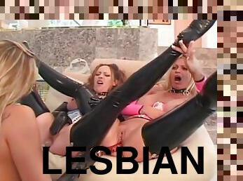 Latex Lesbian three way