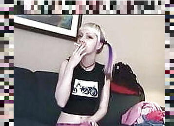 amador, adolescente, pov, loira, webcam, perfurado, fetiche, fumando, domínio-feminino, tatuagem